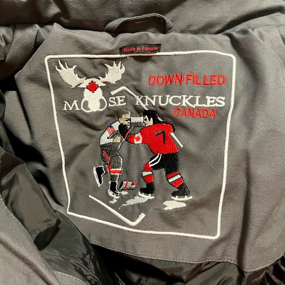 MOOSE KNUCKLES- ORIGINAL SASKATCHEWAN PARKA FUR - Picture 6 of 12